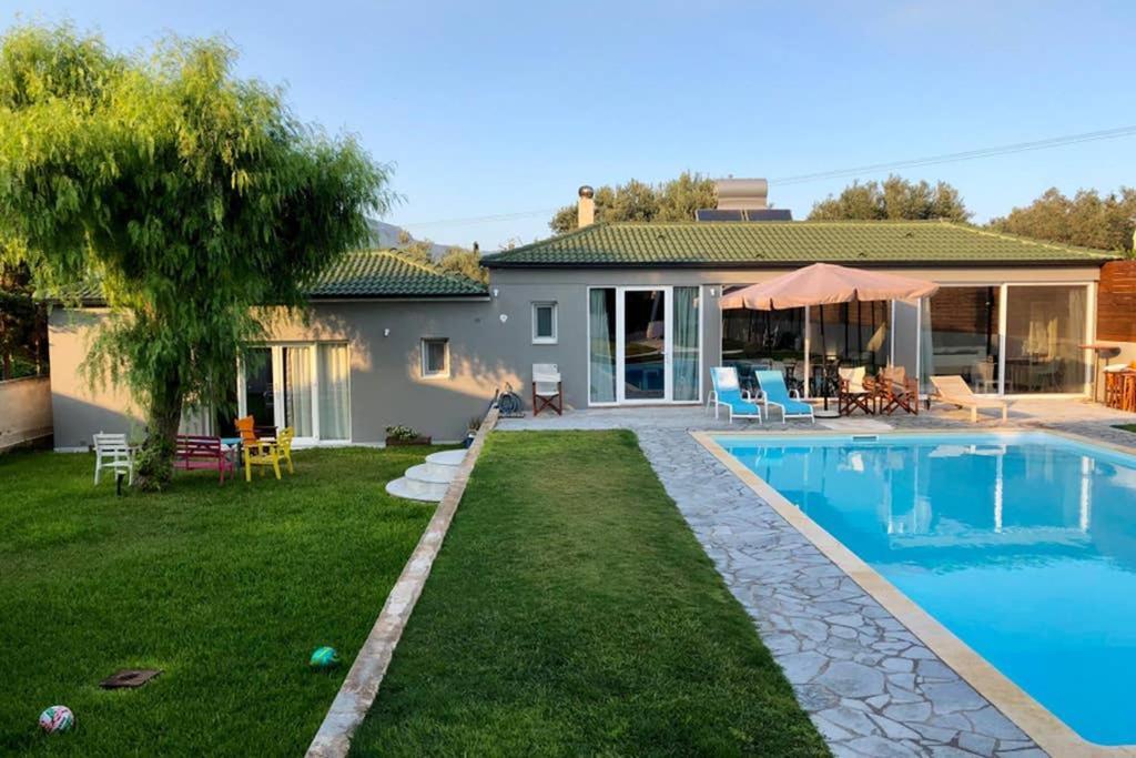 Вілла Sunlit Pool House Posidhonia  Екстер'єр фото